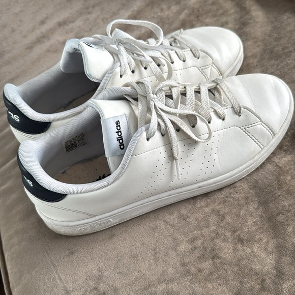 Adidas advantage shoes. Gently used. Color- white. Size- 9.5 - Picture 2 of 8